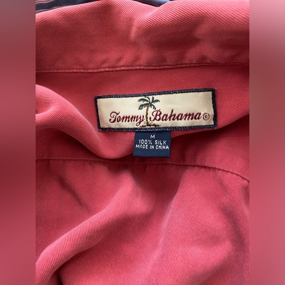 Tommy Bahama Solid Short Sleeve Silk Camp Shirt in Terracotta Size M - Picture 3 of 3